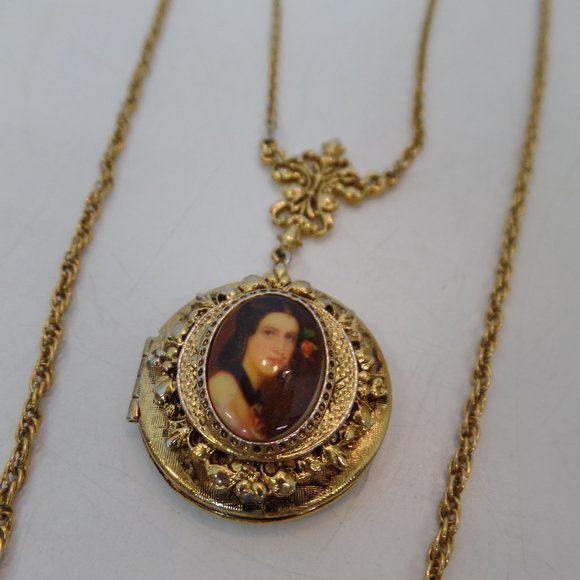 Unbranded  Goldtone Multi Strand (2) Necklace with Locket With Lady Portrait 20" - Picture 5 of 13